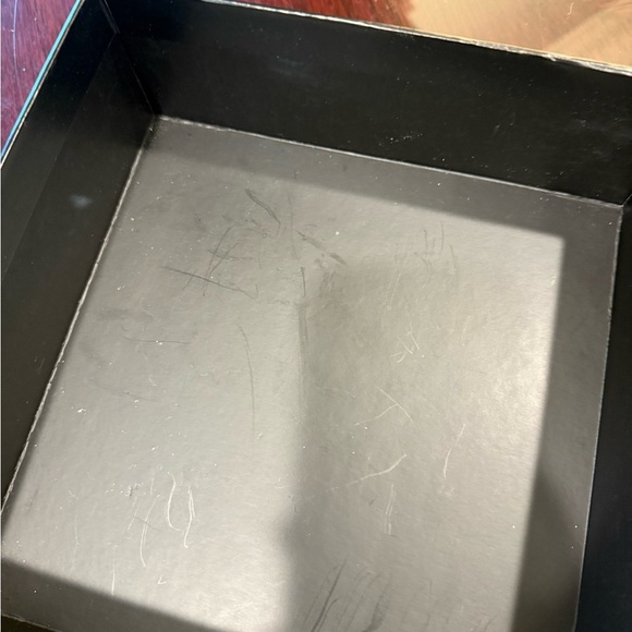 CHANEL Classic White Gift Box - Picture 3 of 7